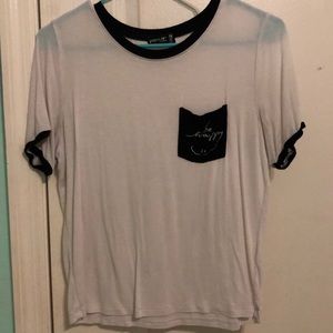 “be happy” T-shirt.